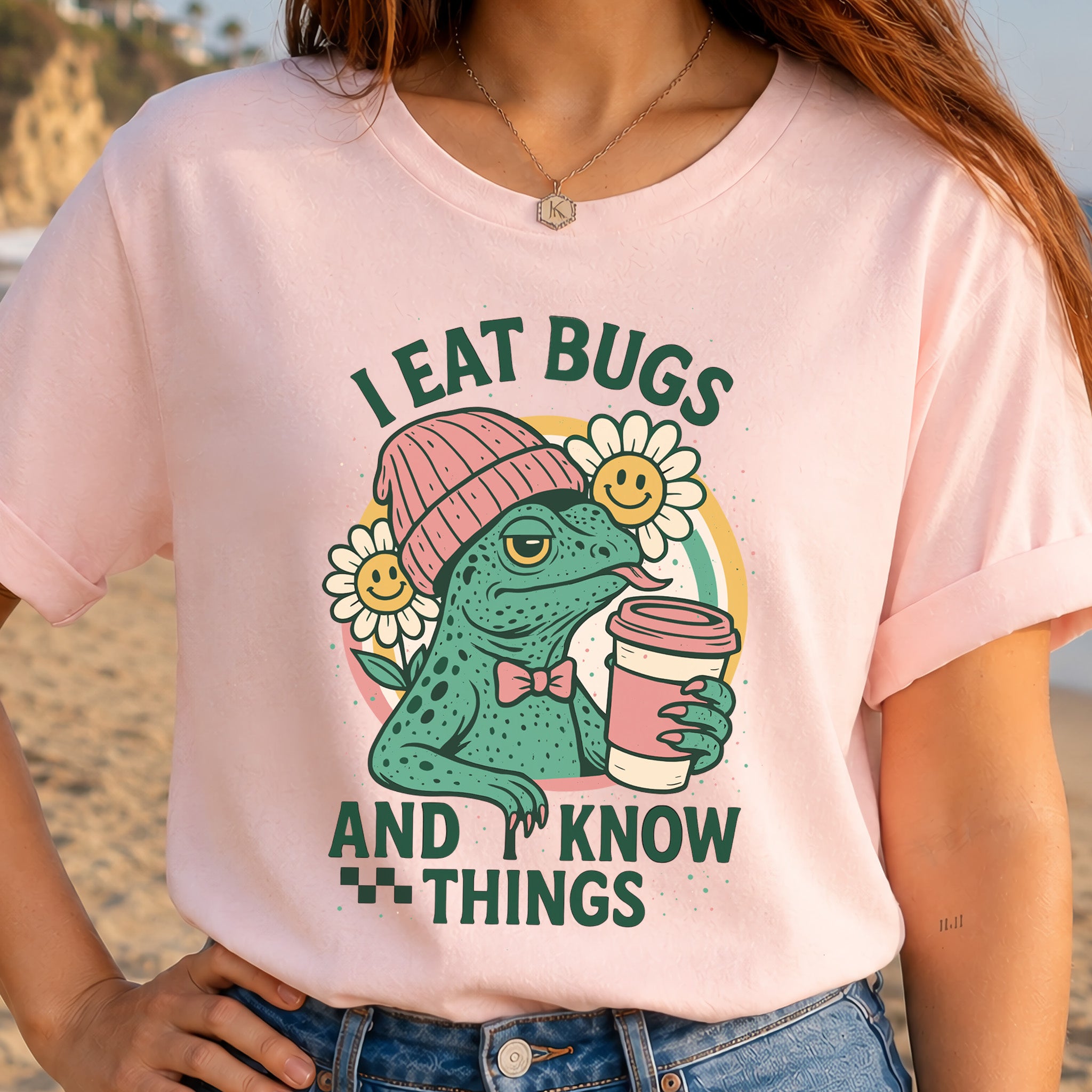 Lizard I Eat Bugs and I Know Things Sassy T-Shirt