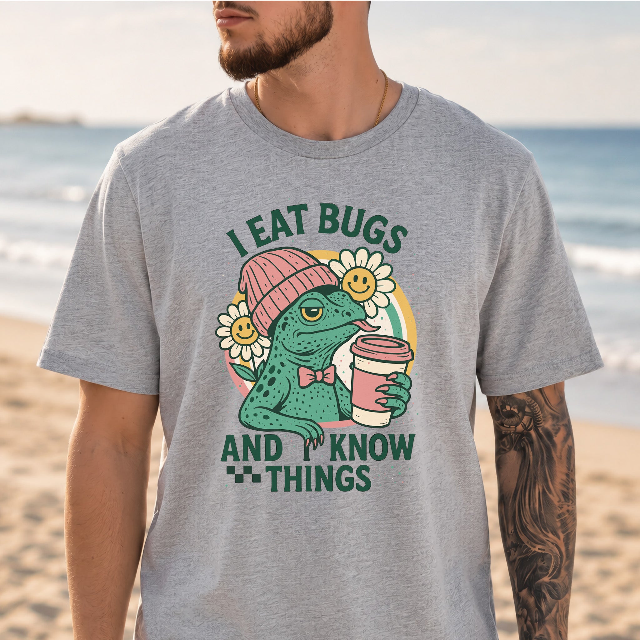 Lizard I Eat Bugs and I Know Things Sassy T-Shirt