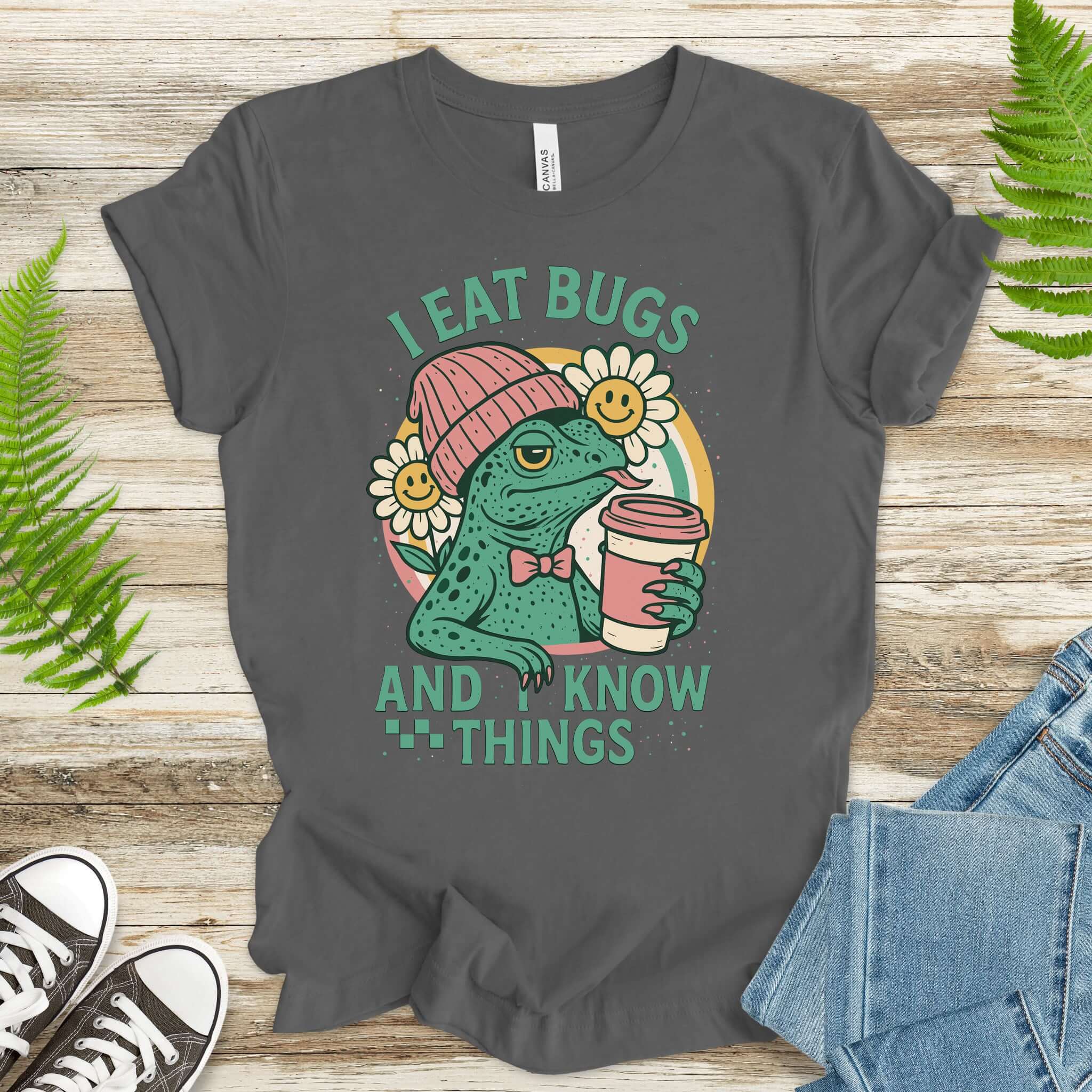 Lizard I Eat Bugs and I Know Things Sassy T-Shirt