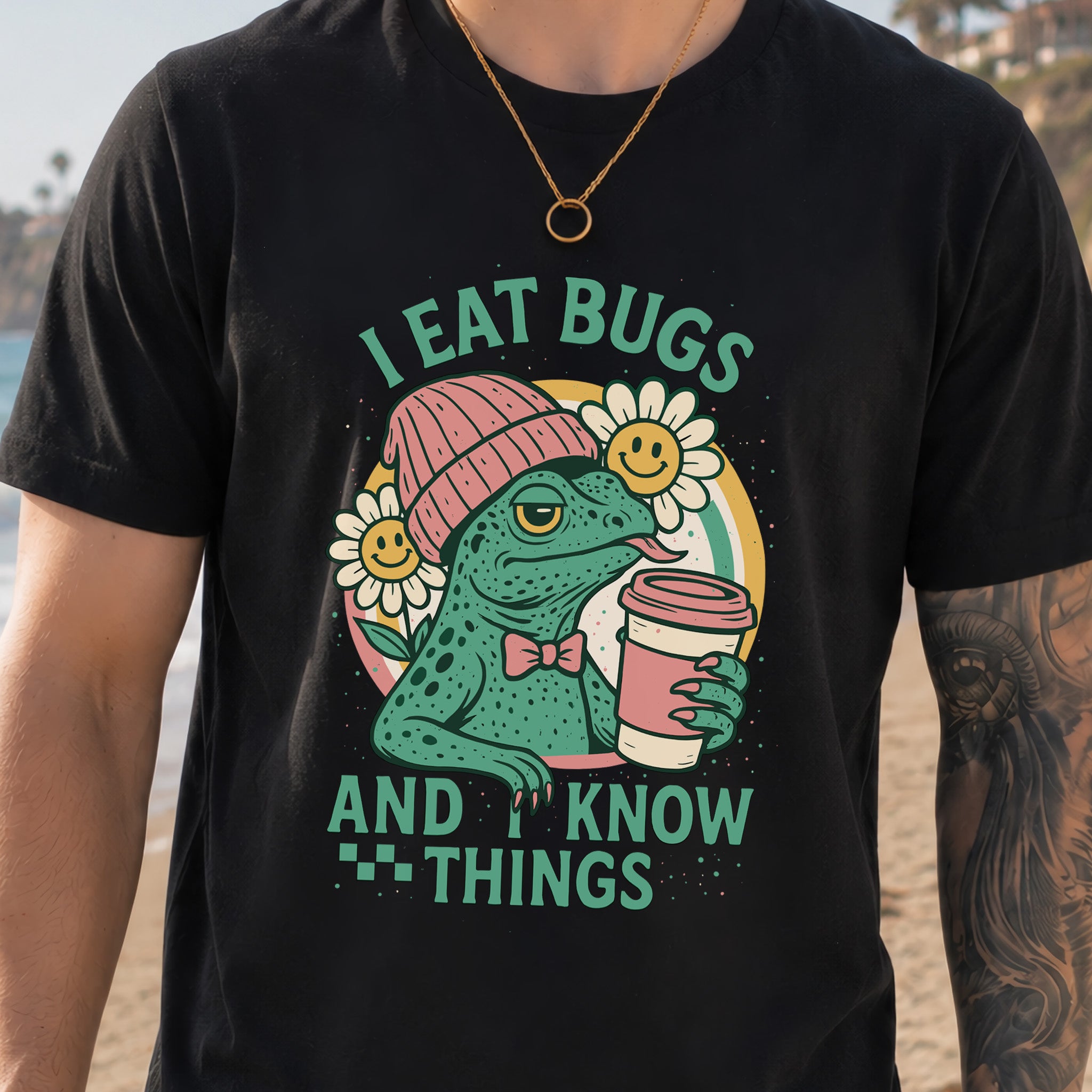 Lizard I Eat Bugs and I Know Things Sassy T-Shirt