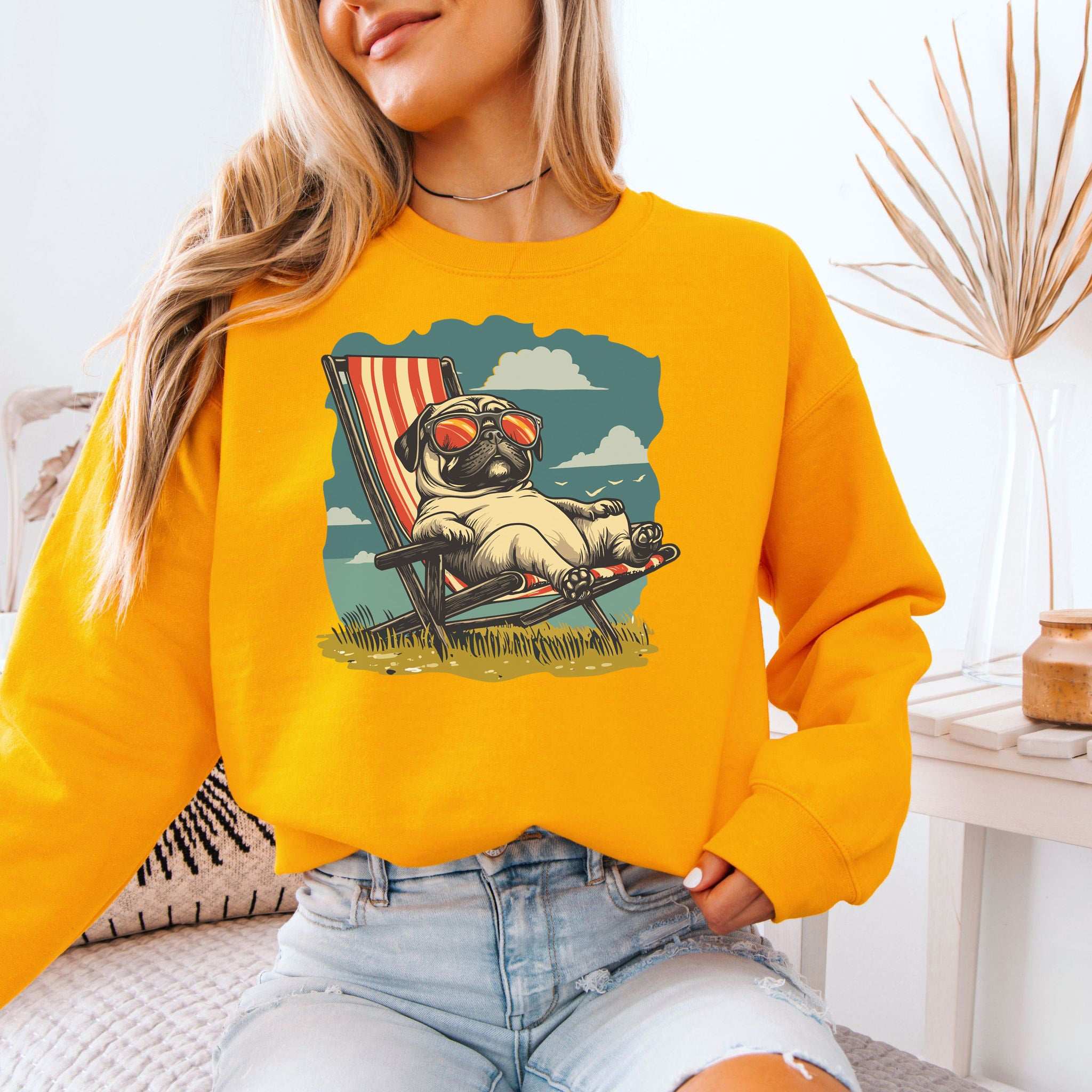 Lazy Pug Sweatshirt – Chill Vintage Beach Vibes for Dog Lovers