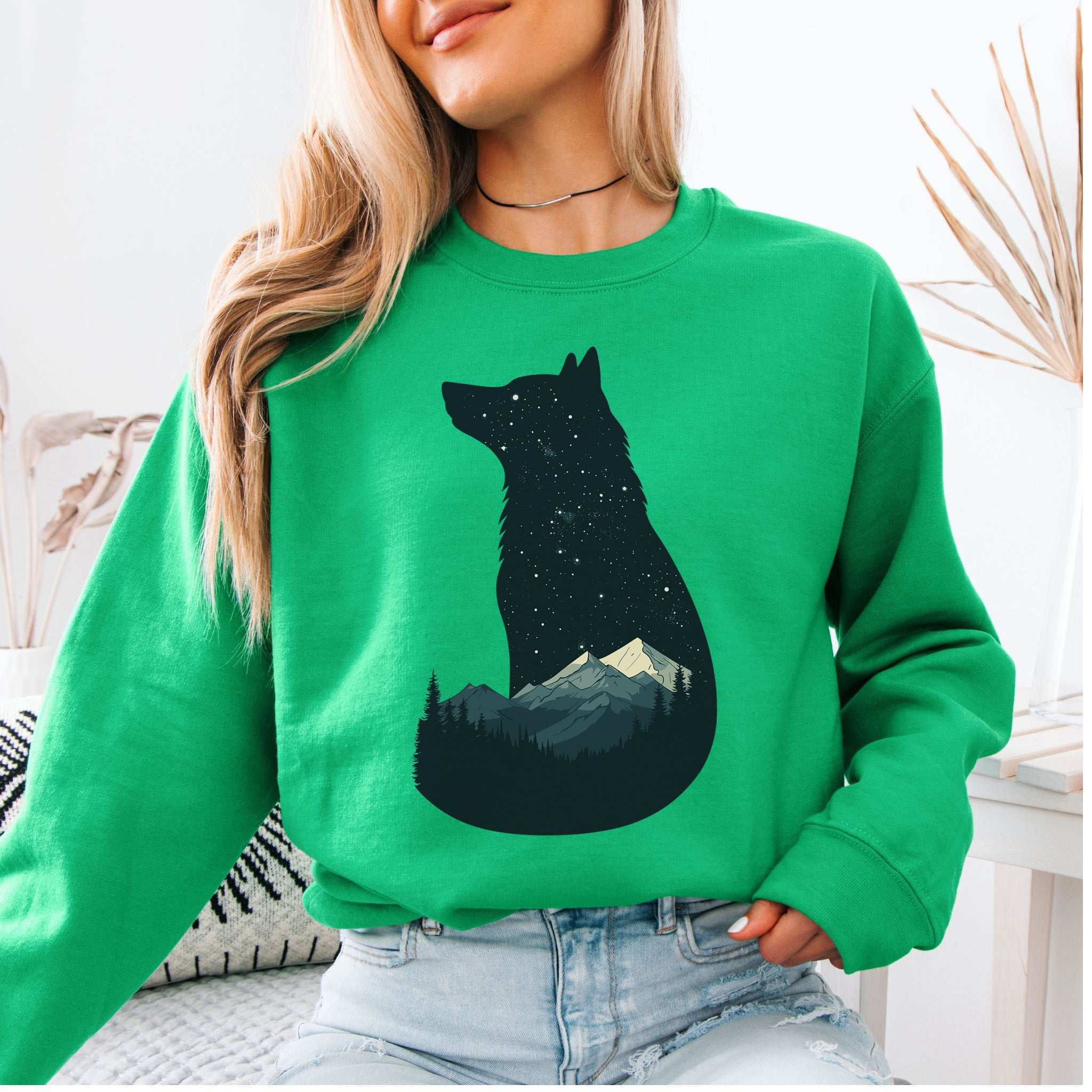 Wolf Silhouette Night Mountain Sweatshirt – Wild & Free Spirit Animal Design
