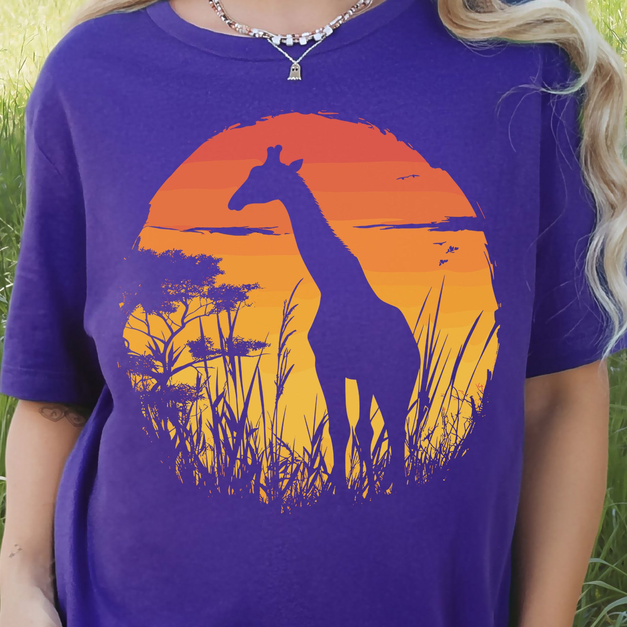 Giraffe Sunset Silhouette T-Shirt – Serene Savannah Safari Vibes