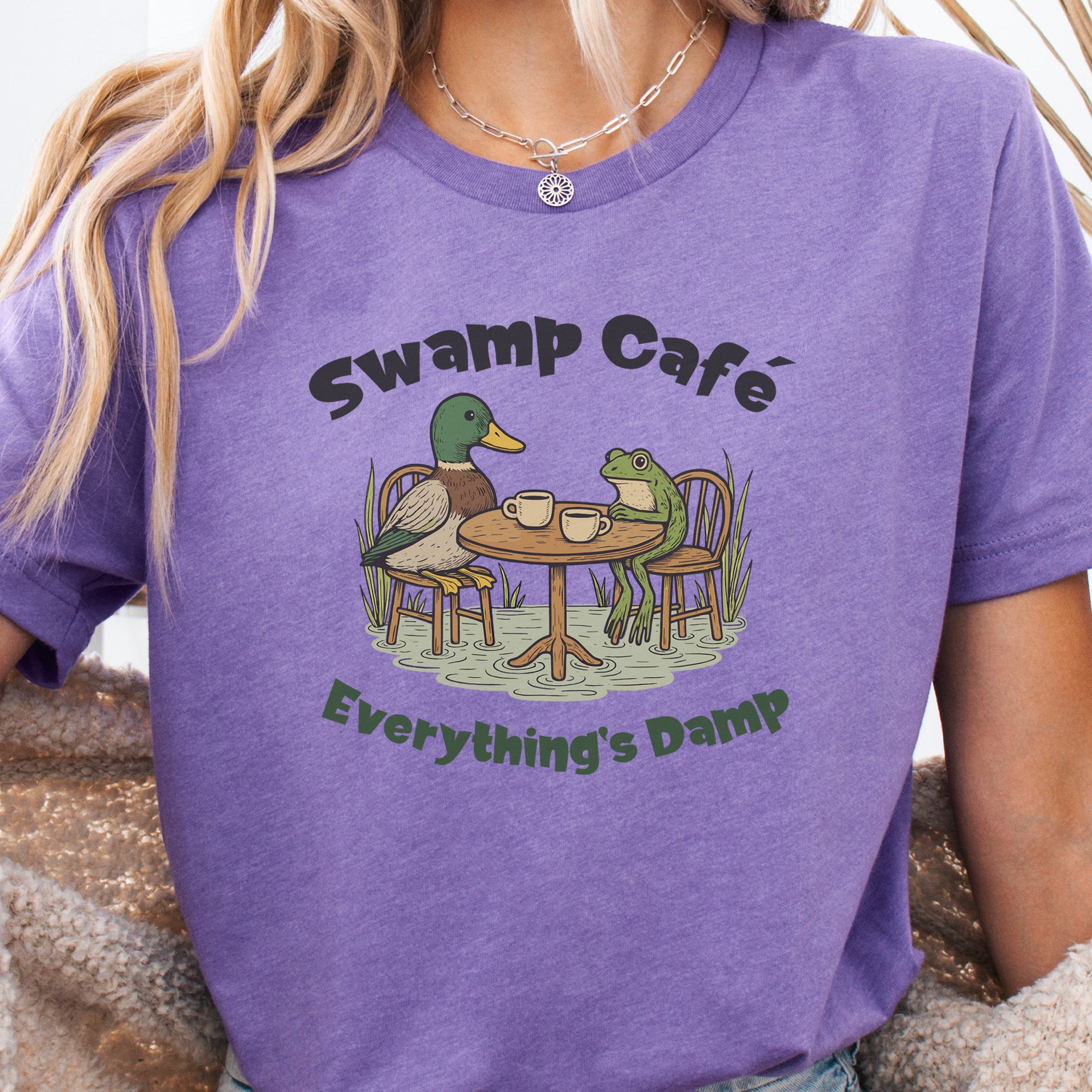 Swamp Café Funny Frog & Duck Coffee T-Shirt – Retro Nature Meme Gift