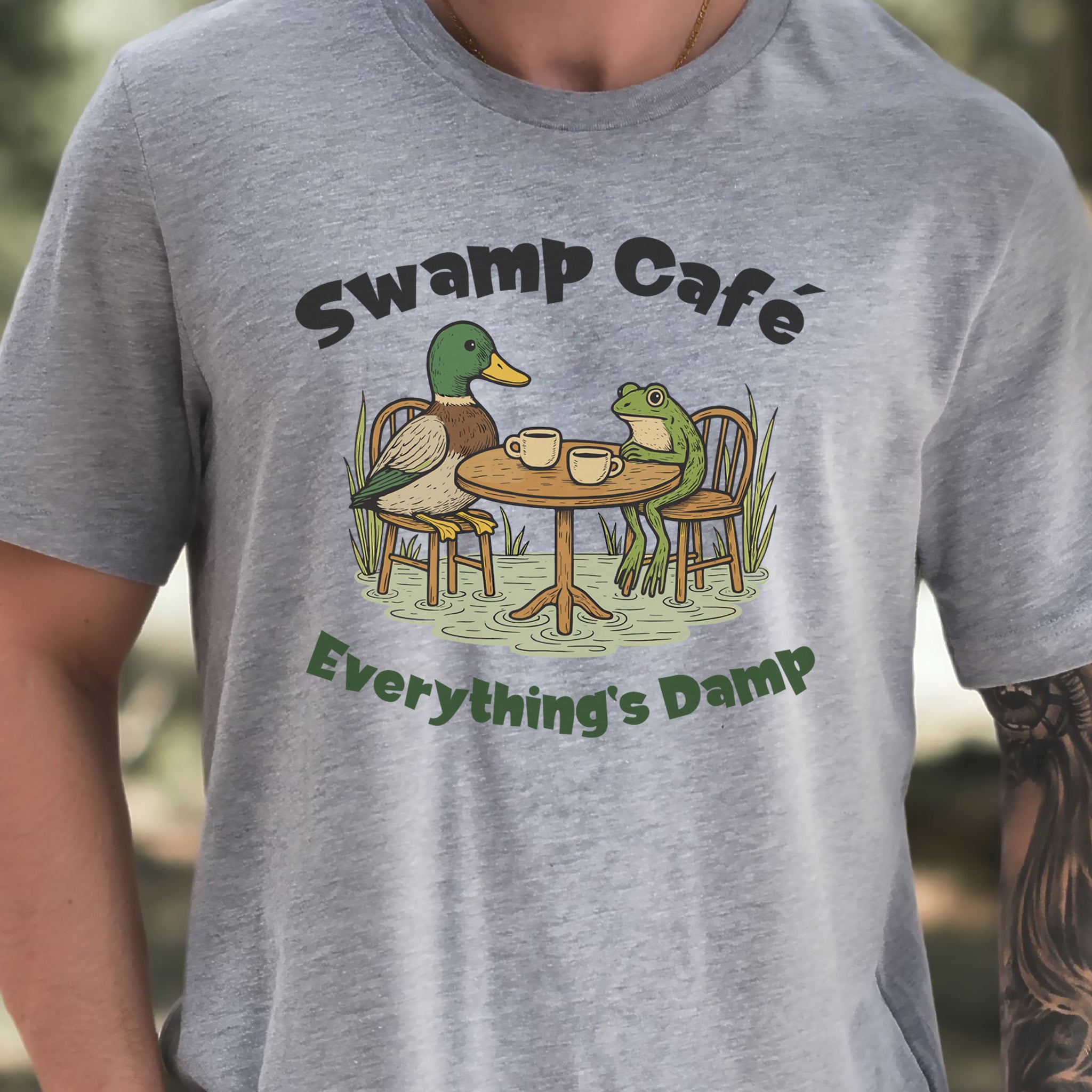 Swamp Café Funny Frog & Duck Coffee T-Shirt – Retro Nature Meme Gift