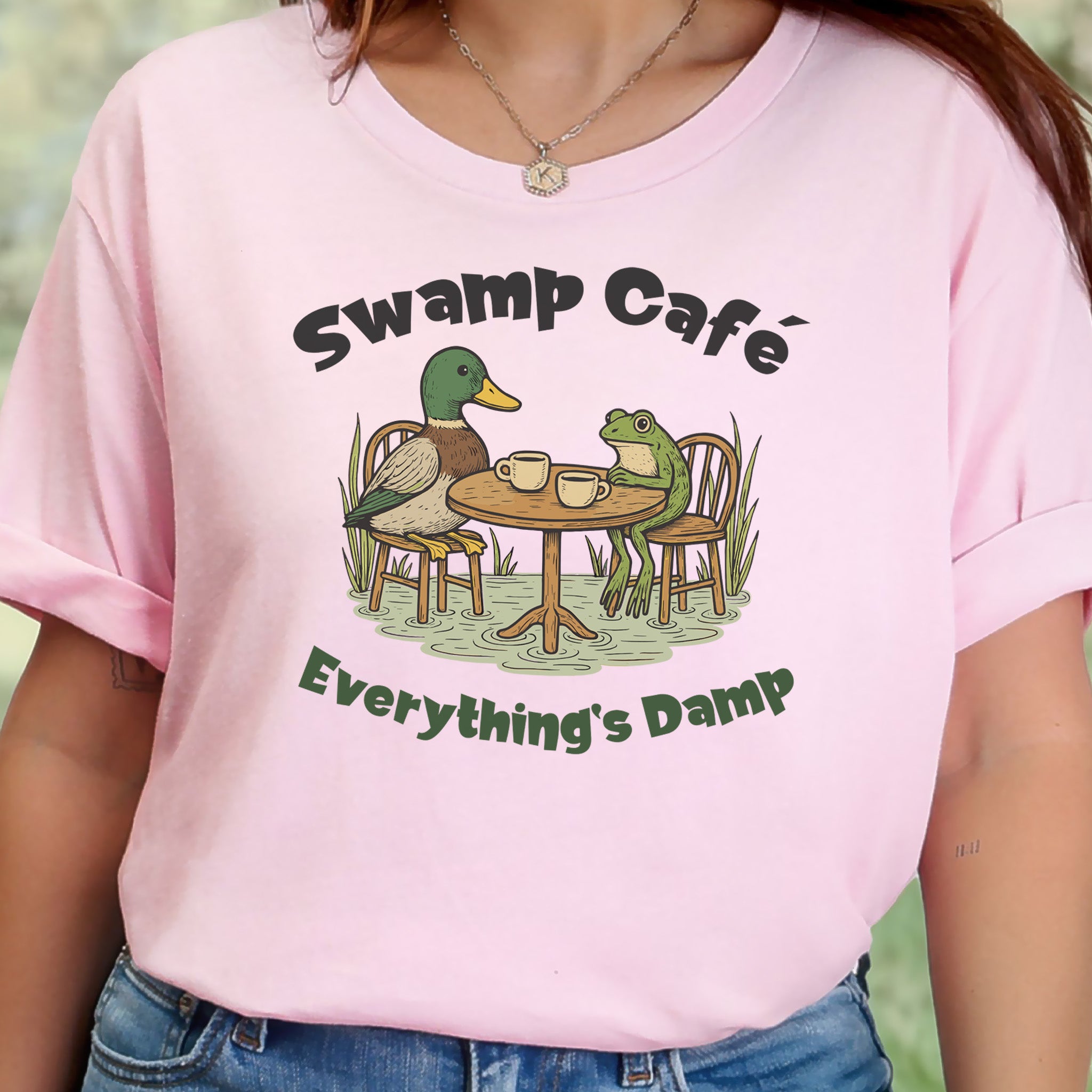 Swamp Café Funny Frog & Duck Coffee T-Shirt – Retro Nature Meme Gift